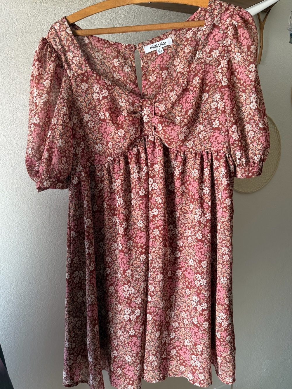 Mimi Chica Pink Floral Puff-Sleeve Mini Dress with Front Tie